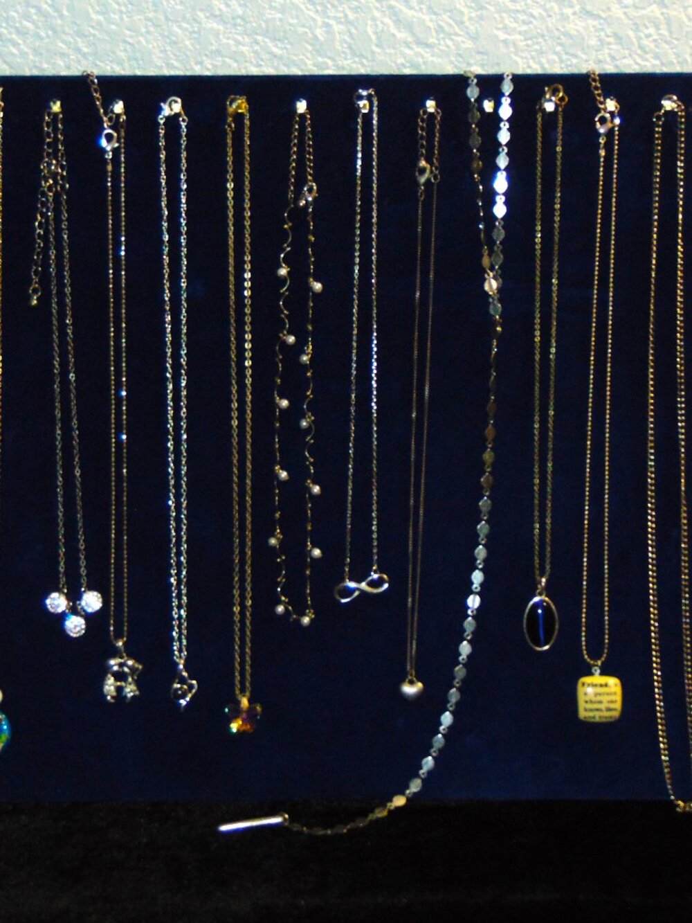Vintage & Modern Assorted Silver Tone Necklace lot- very nice!